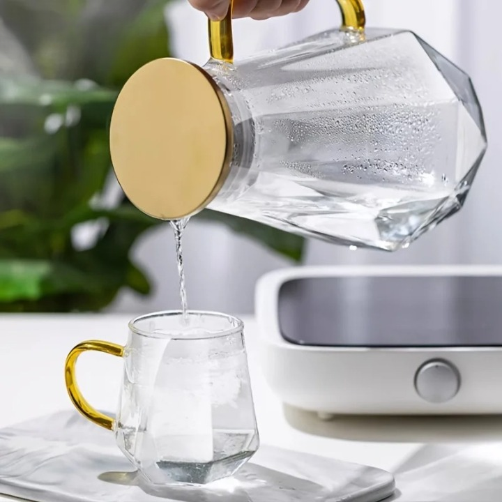 carafe-à-eau-en-verre